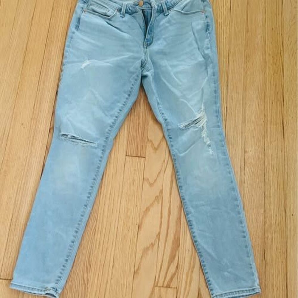 Universal Thread Distressed Skinny Jeans size 12/31R